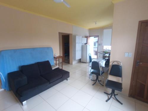 Casa com piscina , churrasqueira, Wi-Fi, em rua de Areia a 1km da praia, bairro sussegado, proibido in 雅尔丁达斯帕尔梅拉斯 Casa com piscina , churrasqueira, Wi-Fi, em rua de Areia a 1km da praia, bairro sussegado, proibido in 雅尔丁达斯帕尔梅拉斯