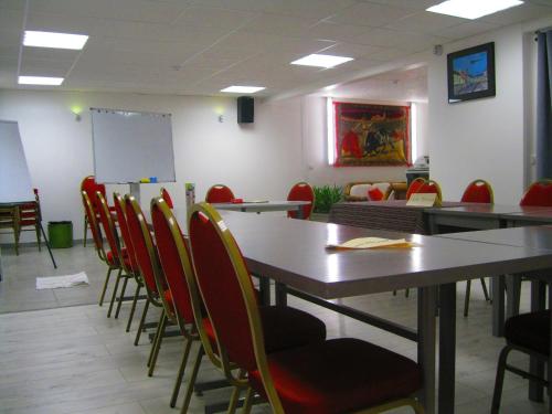 Üzleti központ, Le Sarac Hotel in Clermont-L'Herault Üzleti központ, Le Sarac Hotel in Clermont-L'Herault