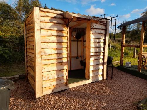 Sunset View Shepherds Hut in دالمالى Sunset View Shepherds Hut in دالمالى