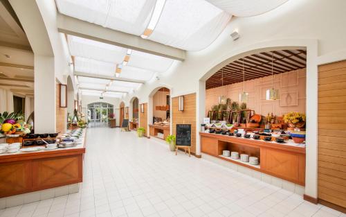 Food and beverages, FLC Luxury Resort Samson in Thanh Hoá / Sầm Sơn Beach Food and beverages, FLC Luxury Resort Samson in Thanh Hoá / Sầm Sơn Beach