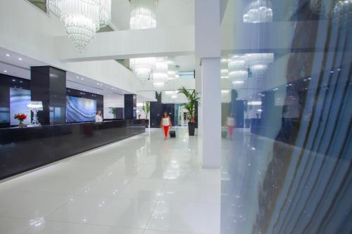 Lobi, King Evelthon Beach Hotel & Resort in Paphos Lobi, King Evelthon Beach Hotel & Resort in Paphos