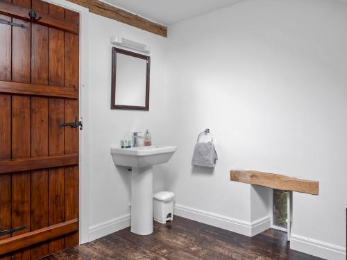Vybavení, Pass the Keys Cosy 2 bedroom cottage near Coniston water in Lowick Green Vybavení, Pass the Keys Cosy 2 bedroom cottage near Coniston water in Lowick Green