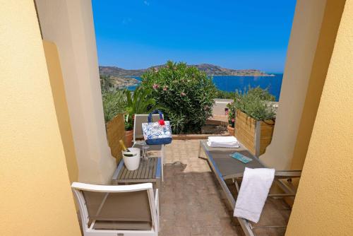 Terraza/balcón, Le Saint Erasme, Hotel Eco Friendly in Calvi Terraza/balcón, Le Saint Erasme, Hotel Eco Friendly in Calvi