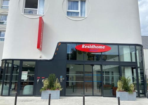 Entrance, Residhome Quai d’Ivry in Ivry-sur-Seine Entrance, Residhome Quai d’Ivry in Ivry-sur-Seine