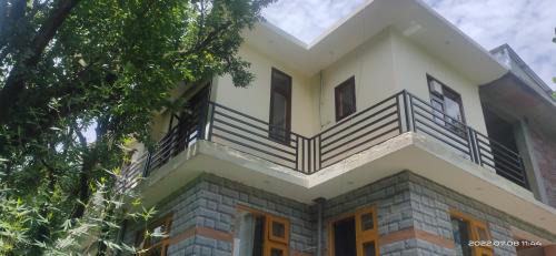 Hillside hideaway homestay in Larankelo Hillside hideaway homestay in Larankelo