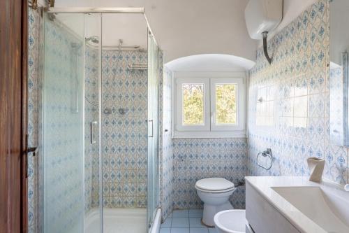 Ванна кімната, Luxury Retreat Montevettolini in Монсуммано Терме Ванна кімната, Luxury Retreat Montevettolini in Монсуммано Терме