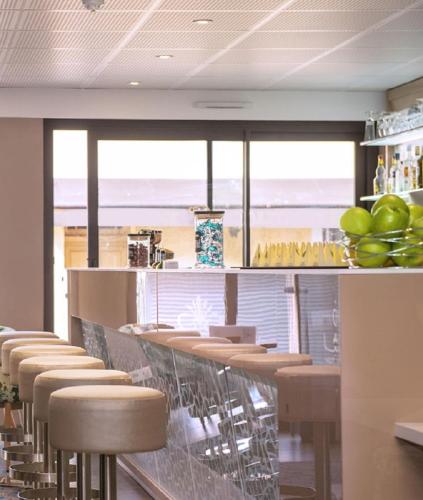 Bar/lounge, Unique Hôtel & Résidence in Saint-Raphael Bar/lounge, Unique Hôtel & Résidence in Saint-Raphael