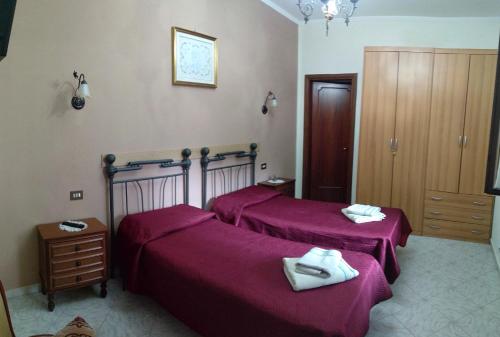 Guestroom, B&B IL FEUDO in Roccasecca Guestroom, B&B IL FEUDO in Roccasecca
