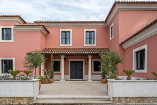 Colorful Villa with pool by OTYNA AM in Estoril City Center Colorful Villa with pool by OTYNA AM in Estoril City Center