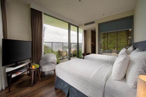 Flamingo Lan Ha Bay Resort in Cat Ba Island Flamingo Lan Ha Bay Resort in Cat Ba Island