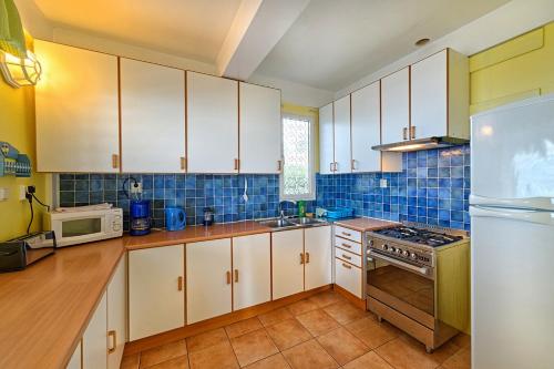 bucătărie, Caribbean Sea View Holiday Apartments in Mero bucătărie, Caribbean Sea View Holiday Apartments in Mero