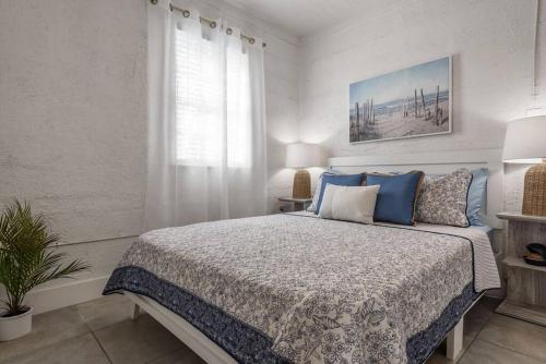 The Sea House WATERFRONT Apt by Downtown in Harbour Island The Sea House WATERFRONT Apt by Downtown in Harbour Island