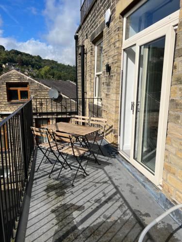 Beautiful 2 bedroom with patio and amazing views in Hebden Bridge Beautiful 2 bedroom with patio and amazing views in Hebden Bridge