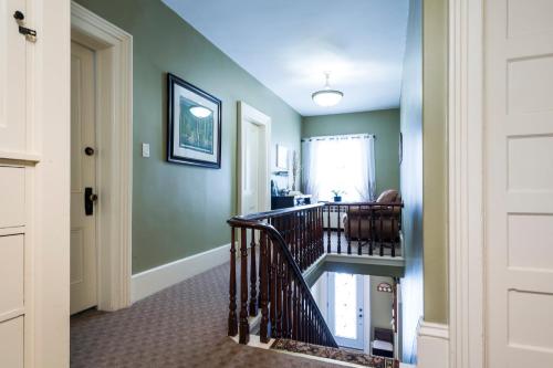 The Inn on Bay in Gravenhurst (ON) The Inn on Bay in Gravenhurst (ON)