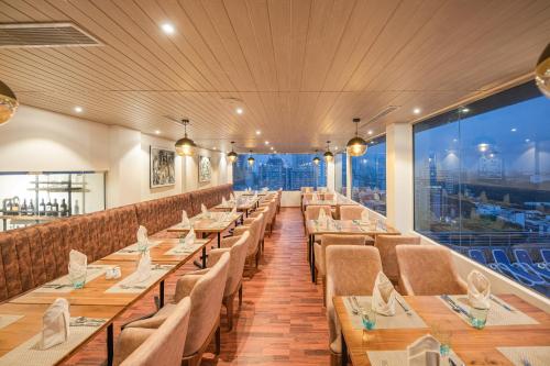 bar/salon, Pearl Grand by Rathna in Colombo bar/salon, Pearl Grand by Rathna in Colombo