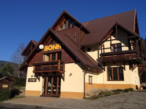ทางเข้า, Penzion Bona in โรคีท์นิซ นาด จิเซรู ทางเข้า, Penzion Bona in โรคีท์นิซ นาด จิเซรู