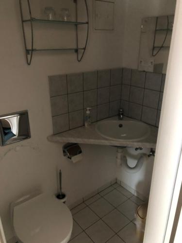 Bathroom, Ratskeller in Eibenstock Bathroom, Ratskeller in Eibenstock