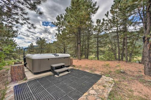 Homey Mtn View Escape 11 Mi to Garden of the Gods in Chipita Park (CO) Homey Mtn View Escape 11 Mi to Garden of the Gods in Chipita Park (CO)