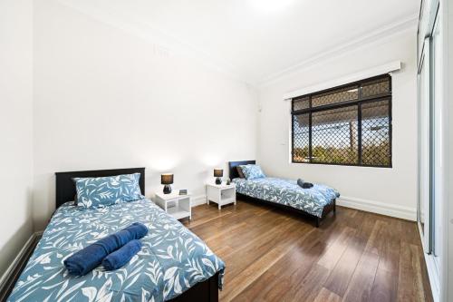 4 Bedroom house 500M to Drummoyne Bay Run in Drummoyne 4 Bedroom house 500M to Drummoyne Bay Run in Drummoyne
