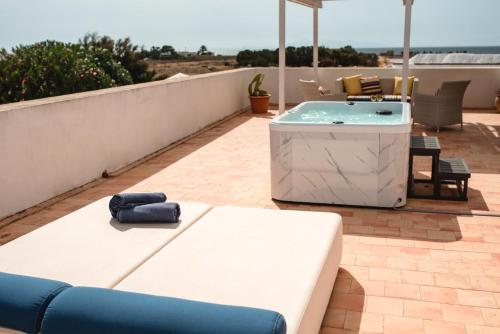 อ่างแช่น้ำร้อน, เรอแล อันติเก ซาลิเน (Relais Antiche Saline) in ตราปานี อ่างแช่น้ำร้อน, เรอแล อันติเก ซาลิเน (Relais Antiche Saline) in ตราปานี