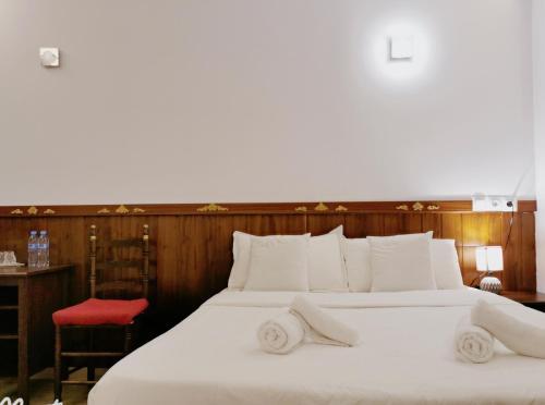 Barcelona Corona Hostal in San Adrian de Besos Barcelona Corona Hostal in San Adrian de Besos