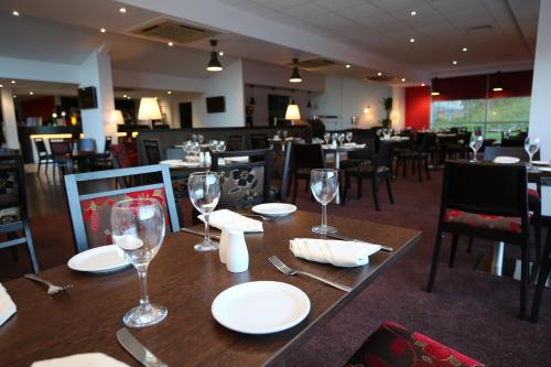 Restaurant, Ramada by Wyndham Wakefield in Wakefield Restaurant, Ramada by Wyndham Wakefield in Wakefield