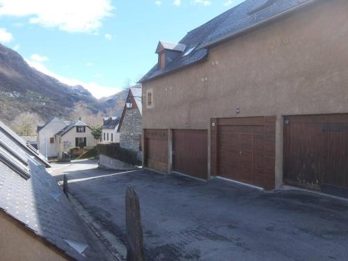 Chalet cosy avec garage et vues, 3 niveaux, 6 pers, proche Luz, animaux admis - FR-1-402-54 in Viella Chalet cosy avec garage et vues, 3 niveaux, 6 pers, proche Luz, animaux admis - FR-1-402-54 in Viella