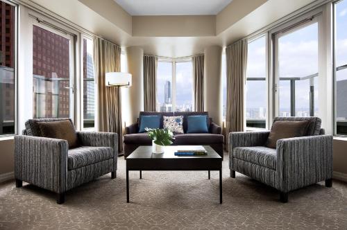 Facilities, One King West Hotel and Residence in Toronto (ON) Facilities, One King West Hotel and Residence in Toronto (ON)