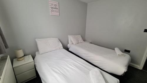 Blueville House, Bluewater, 3 and 4 Bedroom Houses, Greenhithe, Dartford, Kent-Hosted by Castile Acc in Greenhithe Blueville House, Bluewater, 3 and 4 Bedroom Houses, Greenhithe, Dartford, Kent-Hosted by Castile Acc in Greenhithe