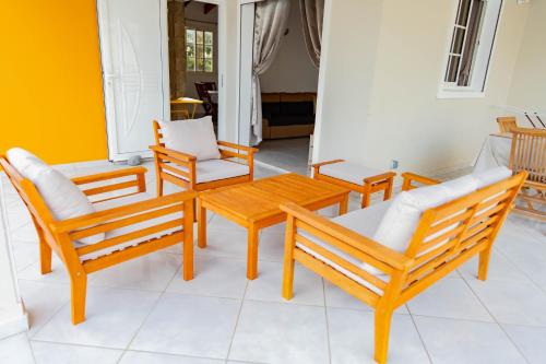 balcon/terrasse, PROMO ! Les paisibles villas C & G in Berard balcon/terrasse, PROMO ! Les paisibles villas C & G in Berard