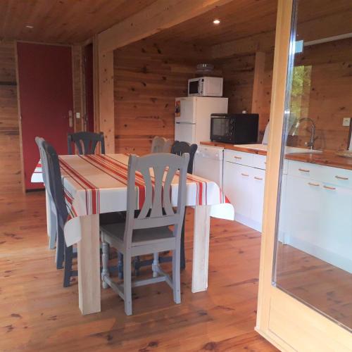 Facilities, la cabane au fond du jardin in Arsac Facilities, la cabane au fond du jardin in Arsac