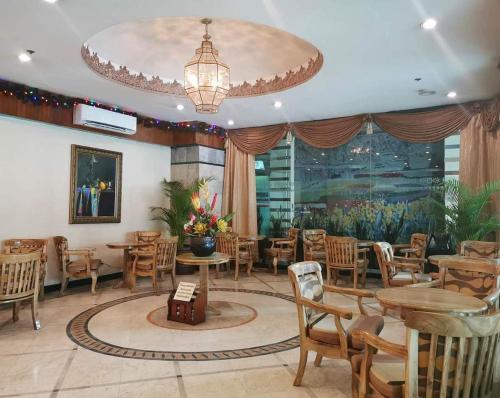 Restaurant, Holiday Plaza Hotel - Cebu near Southwestern University Restaurant, Holiday Plaza Hotel - Cebu near Southwestern University