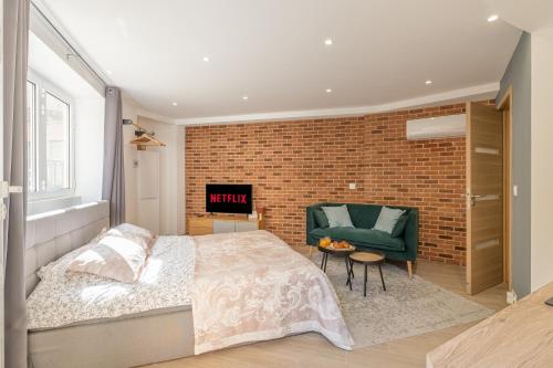 RAVISSANT STUDIO RENOVÉ 150m DE MONACO