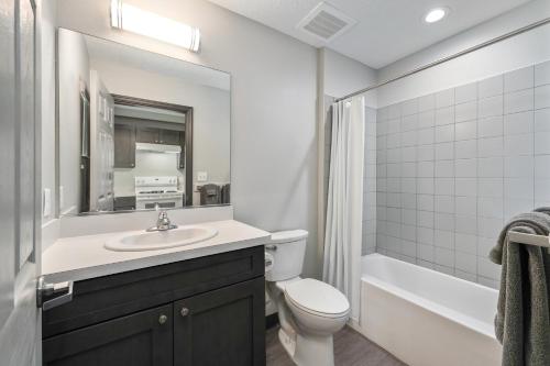 Bilik Mandi, Ocala Suites in Ocala North East Bilik Mandi, Ocala Suites in Ocala North East
