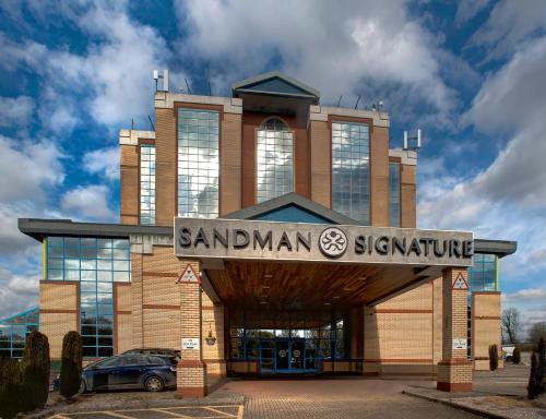 A szálláshely kívülről, Sandman Signature London Gatwick Hotel in Gatwick Airport A szálláshely kívülről, Sandman Signature London Gatwick Hotel in Gatwick Airport