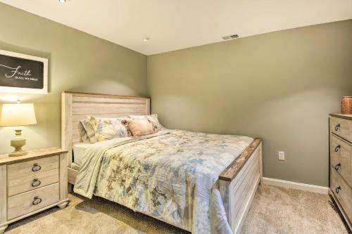 Cozy Lakeside Maryland Home - 12 Mi to Dtwn! in Glen Burnie (MD) Cozy Lakeside Maryland Home - 12 Mi to Dtwn! in Glen Burnie (MD)