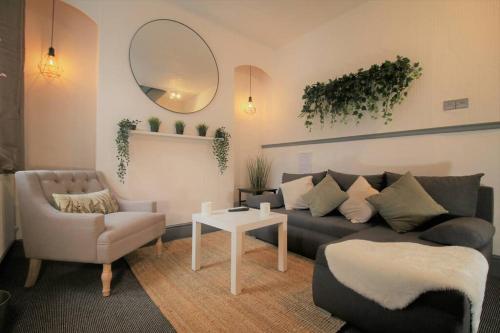 Fitzroy Terrace: Cosy Central Home by PROPERTY PROMISE in คาร์ดิฟฟ์ Fitzroy Terrace: Cosy Central Home by PROPERTY PROMISE in คาร์ดิฟฟ์