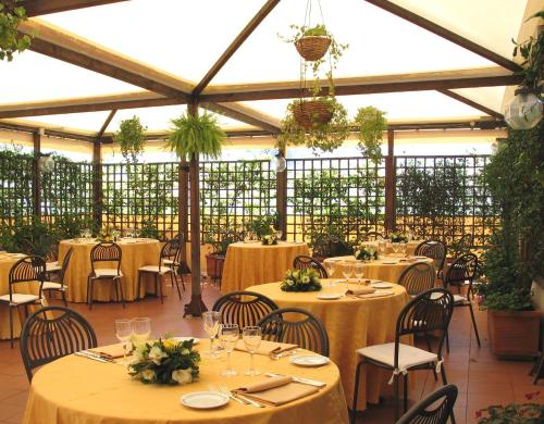 Restaurant, Pineta Palace Hotel in Trionfale Restaurant, Pineta Palace Hotel in Trionfale