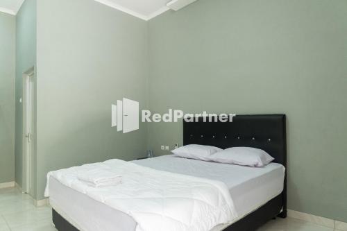 Athena House Syariah Near The Park Mall Solo Baru Mitra RedDoorz near เดอะพาร์ค Athena House Syariah Near The Park Mall Solo Baru Mitra RedDoorz near เดอะพาร์ค