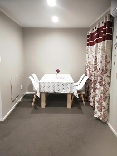 Palvelut, Trentham Gem in Ylempi Hutt Palvelut, Trentham Gem in Ylempi Hutt