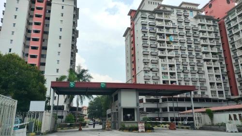 Exterior view, Cozzzzy Two Next to Axiata Arena, Bukit Jalil near Bukit Jalil LRT Station Exterior view, Cozzzzy Two Next to Axiata Arena, Bukit Jalil near Bukit Jalil LRT Station