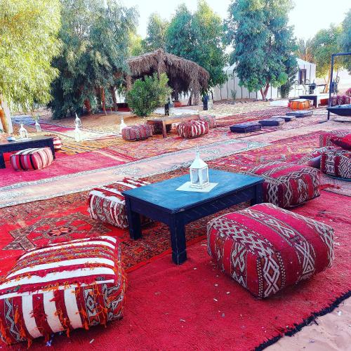 beranda/teres, Sahara Luxury Merzouga Camp in Ksar Tanamouste beranda/teres, Sahara Luxury Merzouga Camp in Ksar Tanamouste