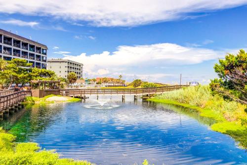 Renaissance Tower in Surfside ranta Renaissance Tower in Surfside ranta