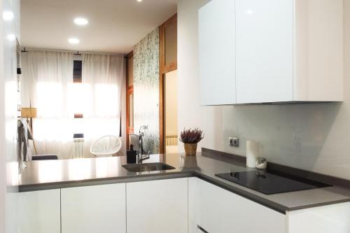 Cocina, Elegante Apartamento LAUD1 - Nuevo/Familia/Wifi/TV in Soria Cocina, Elegante Apartamento LAUD1 - Nuevo/Familia/Wifi/TV in Soria