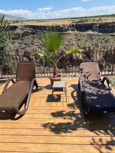 Cheerful 3-bedroom villa with pool in Ashtarak Cheerful 3-bedroom villa with pool in Ashtarak