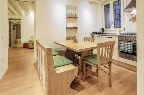 This photo about Venice Dream House shared on HyHotel.com