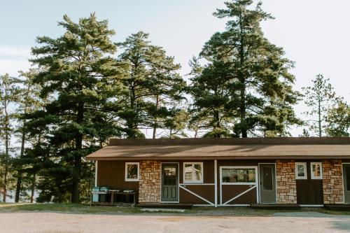 Silver Rapids Lodge & Campground