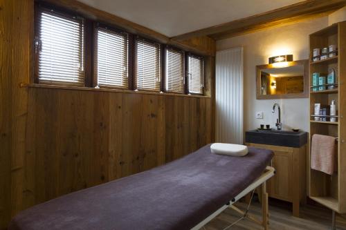 Massage, Hotel Le Sporting in Morzine Massage, Hotel Le Sporting in Morzine