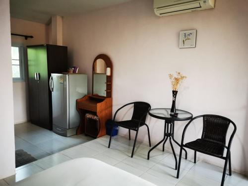 Facilities, ชมจันทร์รีสอร์ท ไชยา Chomjan resort near Wat Phra Borommathat Chaiya Worawihan Facilities, ชมจันทร์รีสอร์ท ไชยา Chomjan resort near Wat Phra Borommathat Chaiya Worawihan