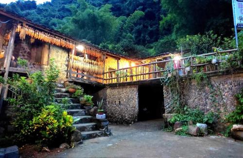 Hoang Cong Ban Gioc Homestay in Lung Miau Hoang Cong Ban Gioc Homestay in Lung Miau